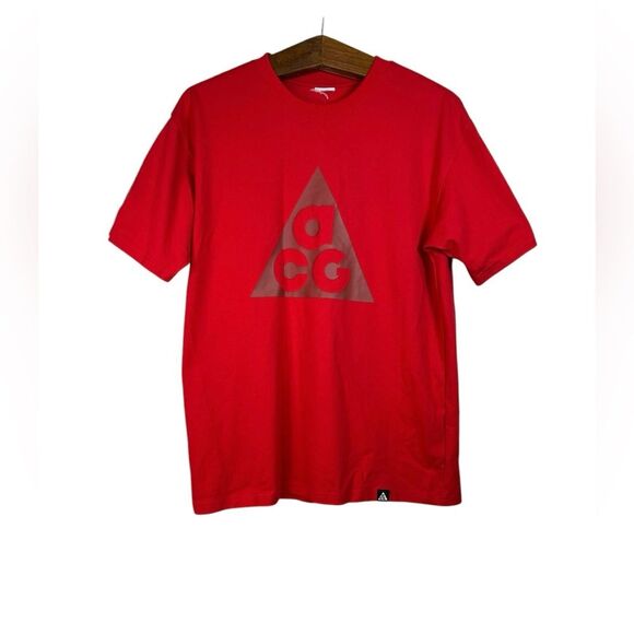 Nike ACG T Shirt Graphic Men’s Red Big Logo Short Sleeve Cotton Size S - Picture 1 of 10